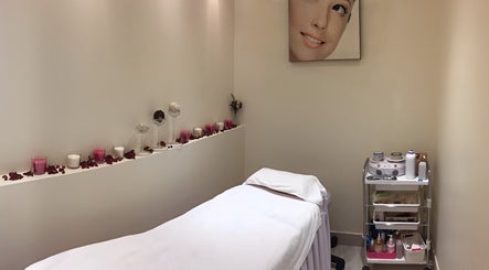 Robson Nails & Spa