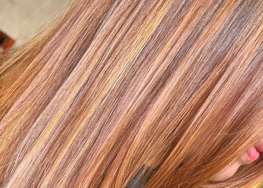 Capelli biondi perfettamente lisciati presso Madáme Luxury, Candiolo, Piemonte, IT.