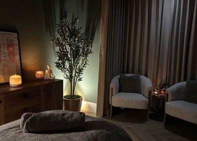 Tranquil therapy room at Balanced Soul Therapies, Belfast, Northern Ireland, GB with soft lighting and relaxing decor.