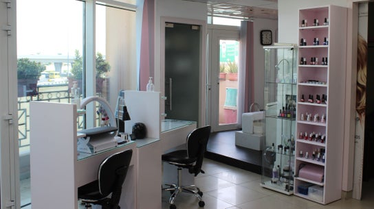 Soft Hair Ladies Salon - Dubai Festival City