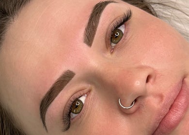 Beautifully shaped brows at Arched Aesthetics Nz in Paeroa, Waikato, NZ, showcasing expert styling.