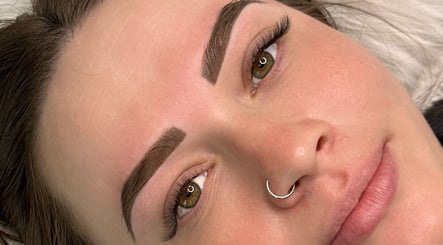 Beautifully shaped brows at Arched Aesthetics Nz in Paeroa, Waikato, NZ, showcasing expert styling.