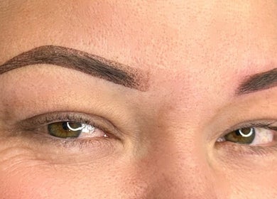 Expertly shaped eyebrows at Arched Aesthetics Nz, Paeroa, Waikato, NZ for a natural, polished look.