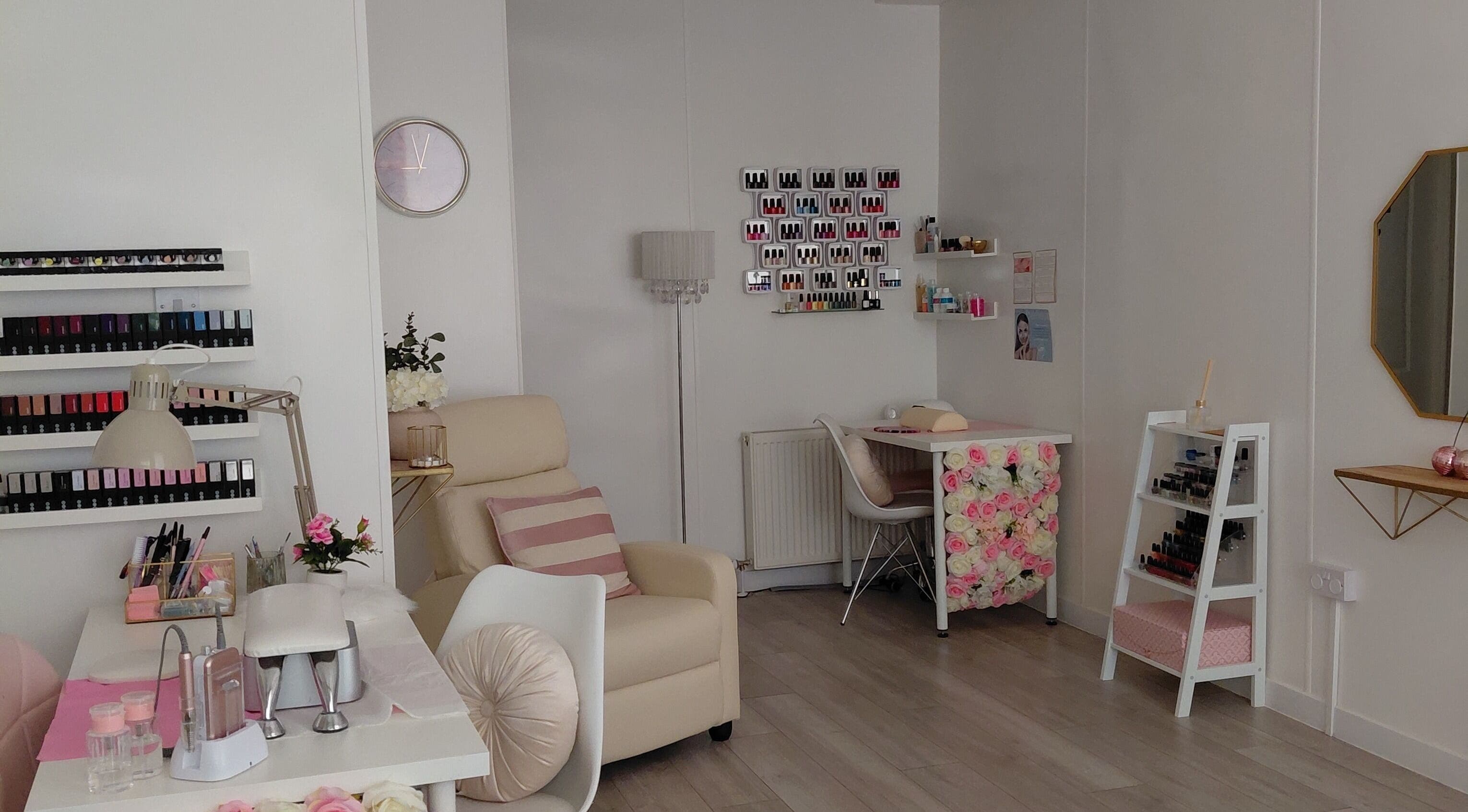 Cherry BeautElla in Perth, Scotland, GB features a chic and cozy beauty station for nail and skincare services.