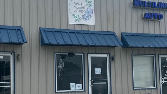 Velvet Varnish Lounge
