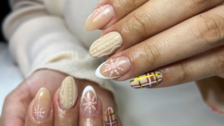 Misly Nails image 1