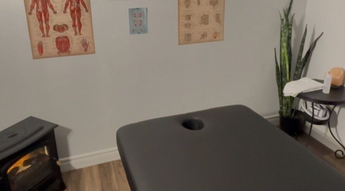 Relaxing massage room at Jaiye Health Centre - Ajax Thai Massage, Ajax, Ontario, CA with calming decor.