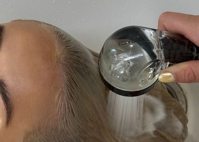 Refreshing hair wash at Blondelle Club in Albury, New South Wales, AU. Experience premium beauty services.