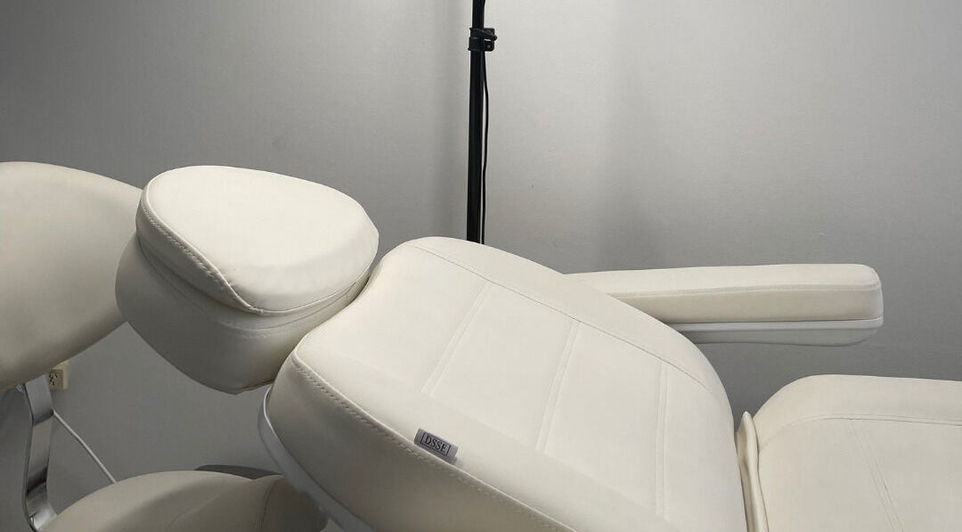 Luxurious treatment bed in Esthetika Studio, Baulkham Hills, New South Wales, AU, offering ultimate relaxation.