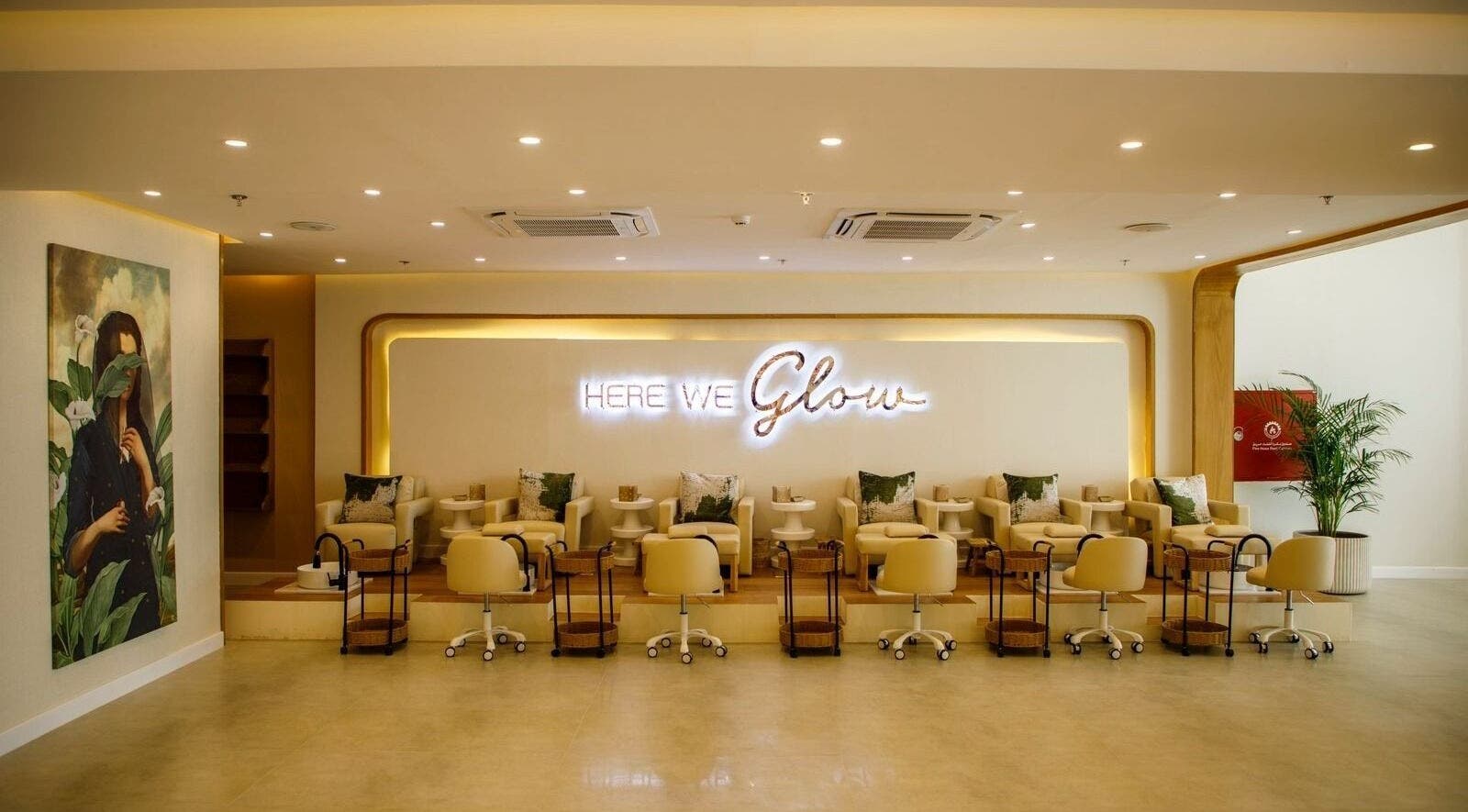 Elegant spa lounge at Spa Al Hana I سبا الهنا in Riyadh, Riyadh Province, SA, featuring plush seating and decor.