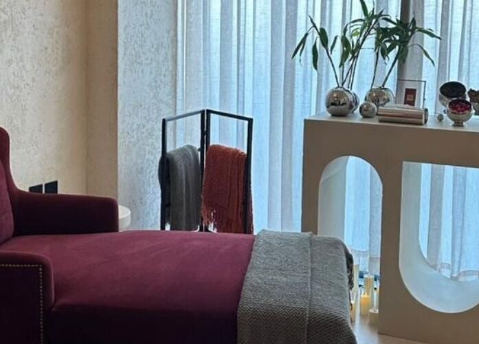 Luxurious relaxation area at Hammam Al Hana in Riyadh, Riyadh Province, SA with cozy seating and decor.