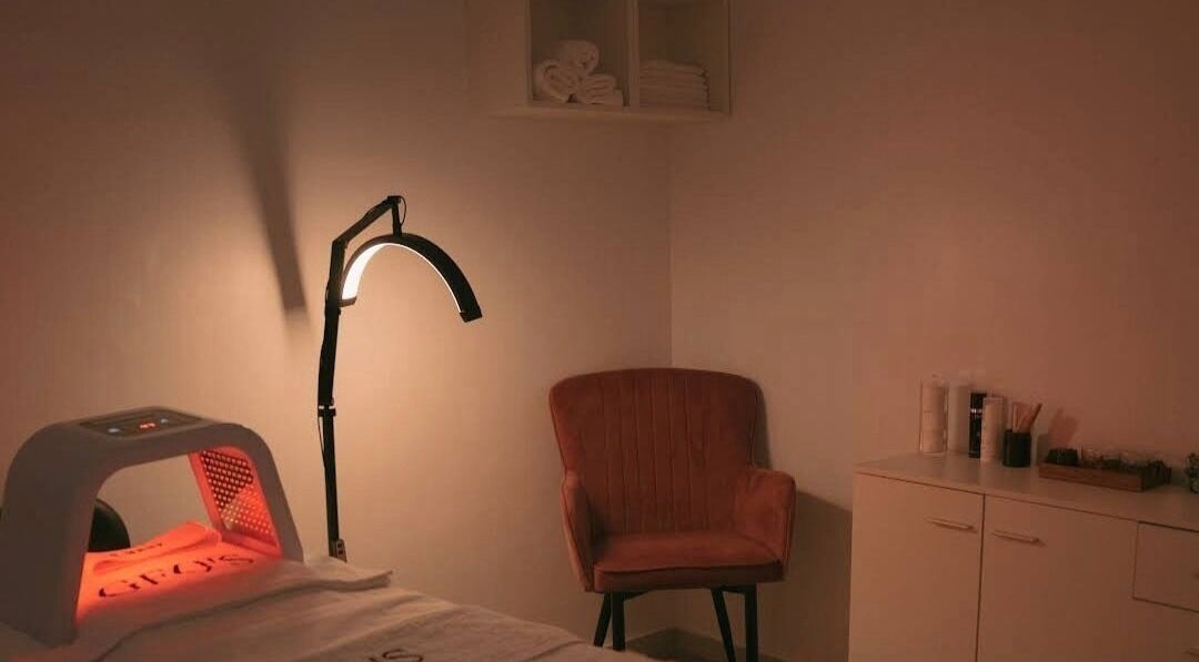 Cabina de belleza iluminada en GEO'S | Estética Integral, Reus, Catalunya, ES para tratamientos relajantes.