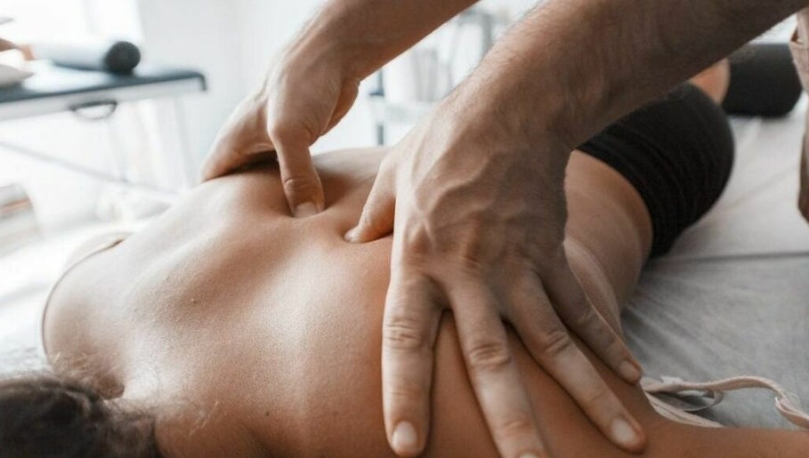 Amanda Fisher Sports Massage billede 1