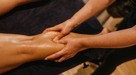 Amanda Fisher Sports Massage kép 2