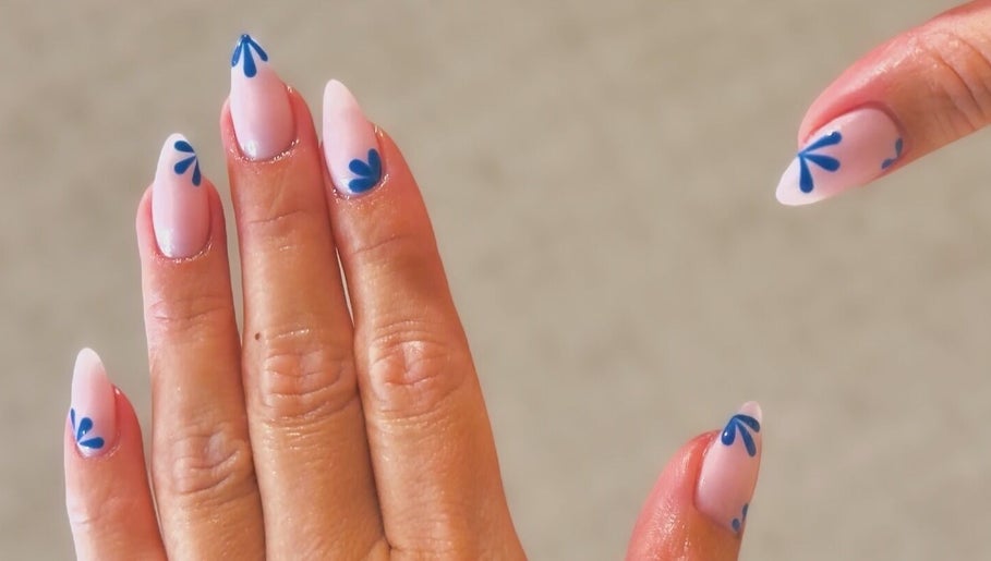 Khoi Pond Nails – kuva 1