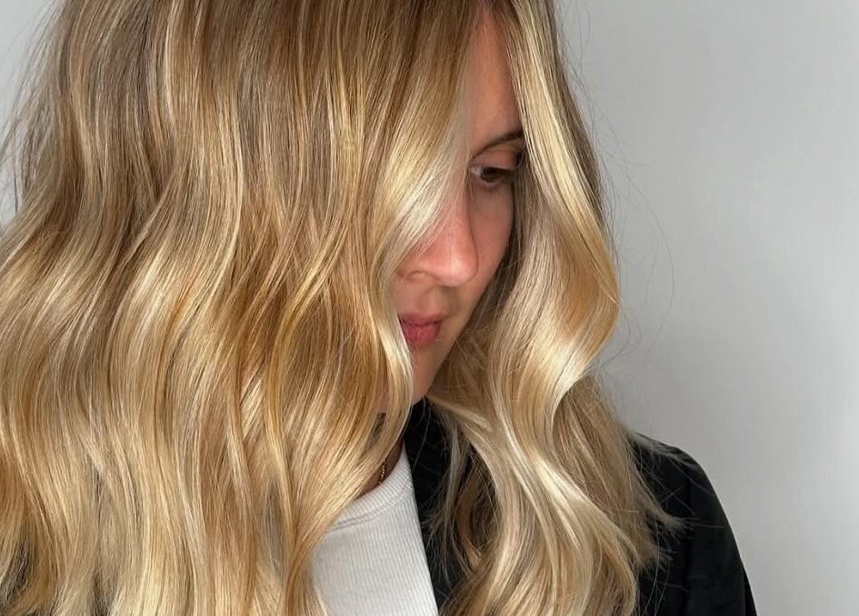 Transformación de cabello rubio en Ginga Estudio By Fefis, Barcelona, Catalunya, ES.