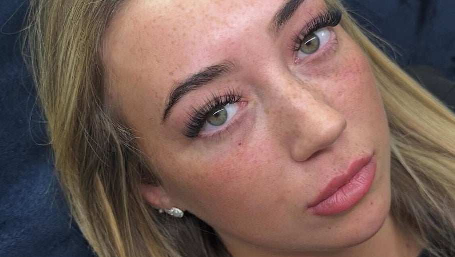 Freshly lashed image 1