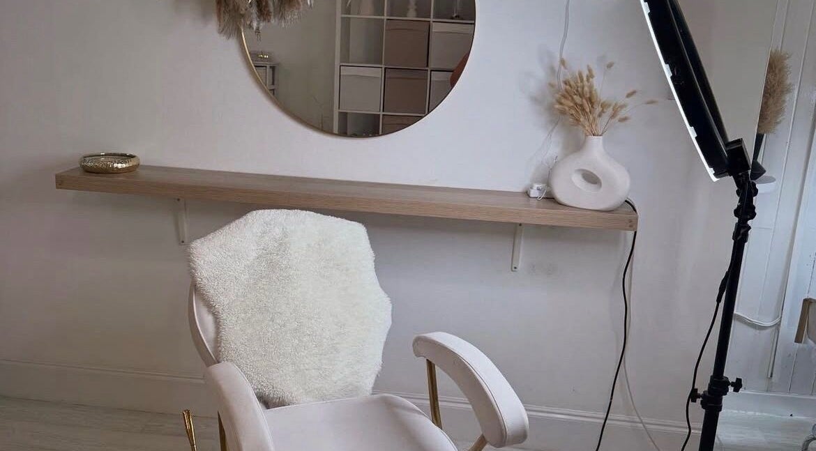 Modern salon chair at Got2 Blashed, Edinburgh, Scotland, GB with sleek decor and lighting.