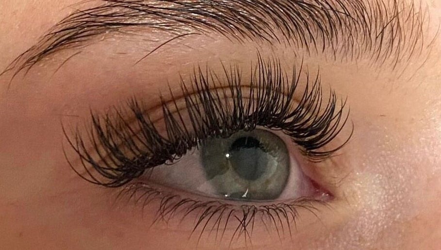 Heather Lashes, bild 1