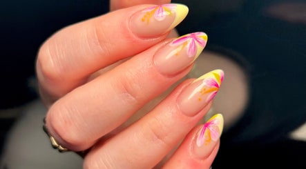 Nails by Chaz (currently not accepting new clients)