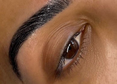 Perfectly shaped eyebrow from The Brow & Nail Lounge in Worthing, England, GB, showcasing expert styling.