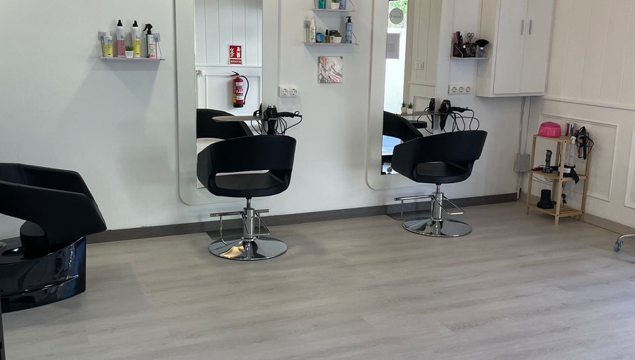 Mi Saloncito, bilde 1
