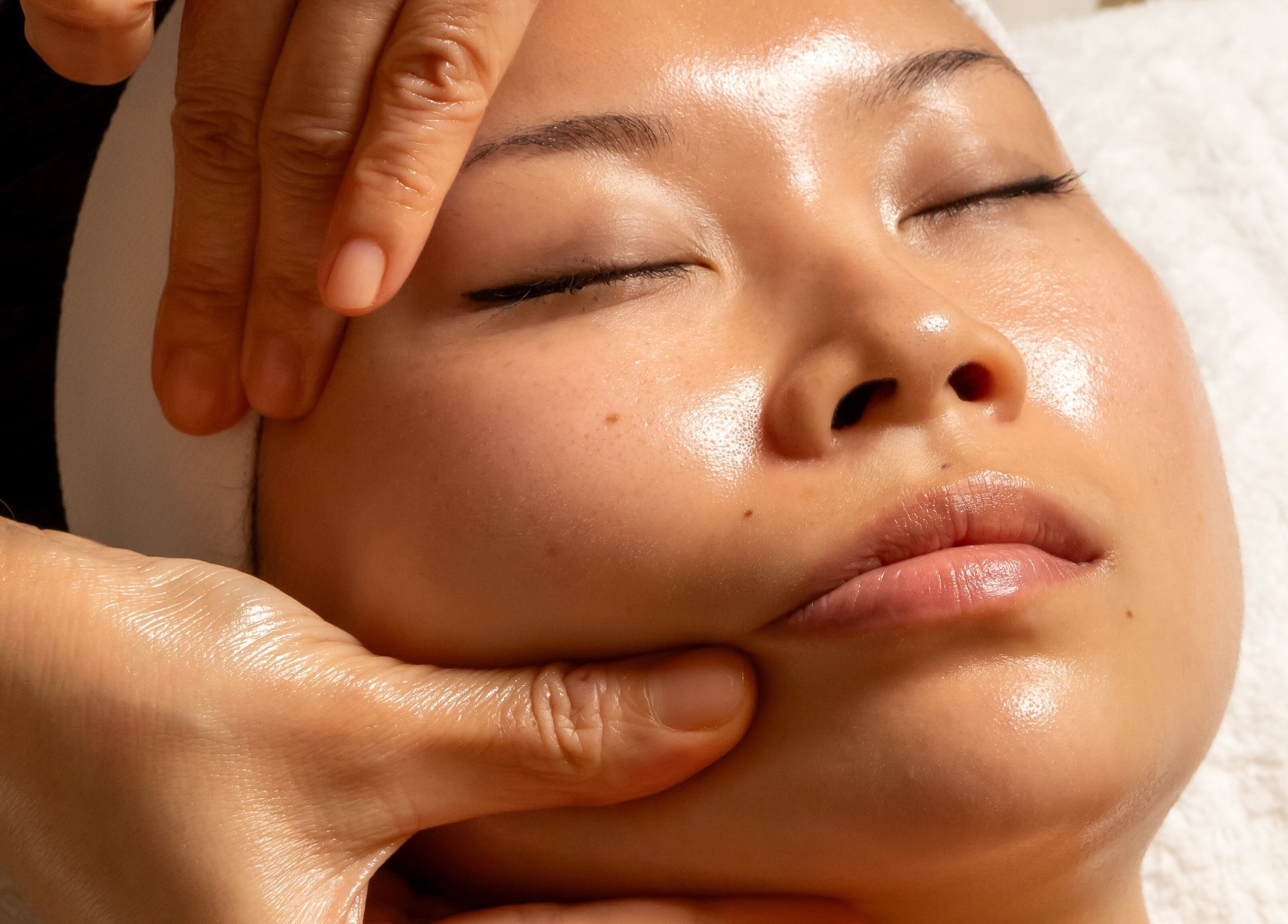 Facial treatment at Maison Ysaé - Sukhumvit 31, Krung Thep Maha Nakhon, enhances relaxation and skin rejuvenation.