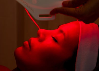 Red light therapy session at Maison Ysaé - Sukhumvit 31, Krung Thep Maha Nakhon, promoting skin rejuvenation.