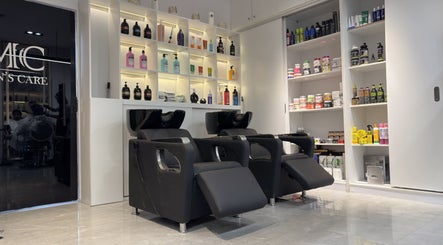 محطات غسيل أنيقة في صالون رعاية الرجل بالرياض, منطقة الرياض, SA.