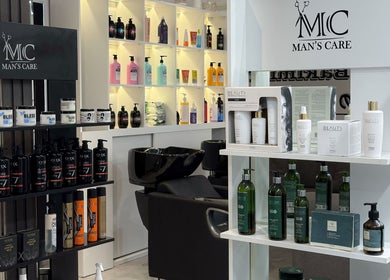 منتجات العناية مرتبة في صالون رعاية الرجل | Man's Care Salon في الرياض, منطقة الرياض, SA.