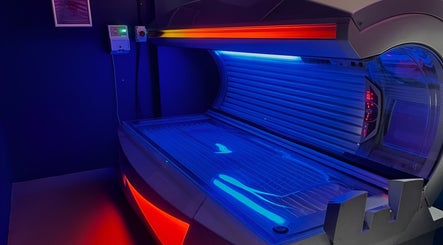 Hidden HotSpot Tanning Salon