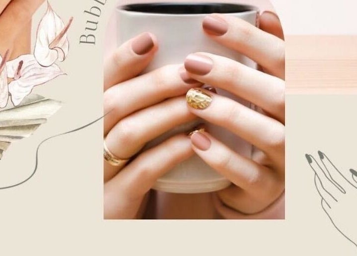 تصميم أظافر بني أنيق في Bubble Spa، الهفوف، المنطقة الشرقية، السعودية.