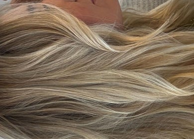 Beautiful blonde waves by Hair by Aline Monsani in Barcelona, Catalunya, ES. Luxurious hair texture.