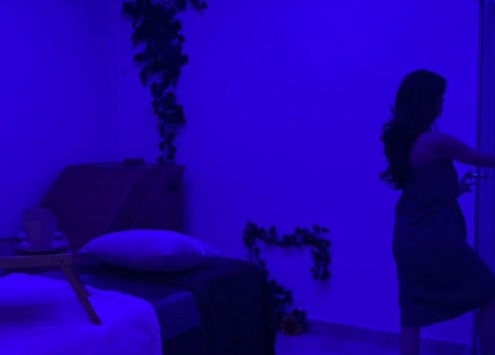 Relax in una stanza blu presso Art De Venus, Imola, Emilia-romagna, IT. Un'atmosfera tranquilla e accogliente.