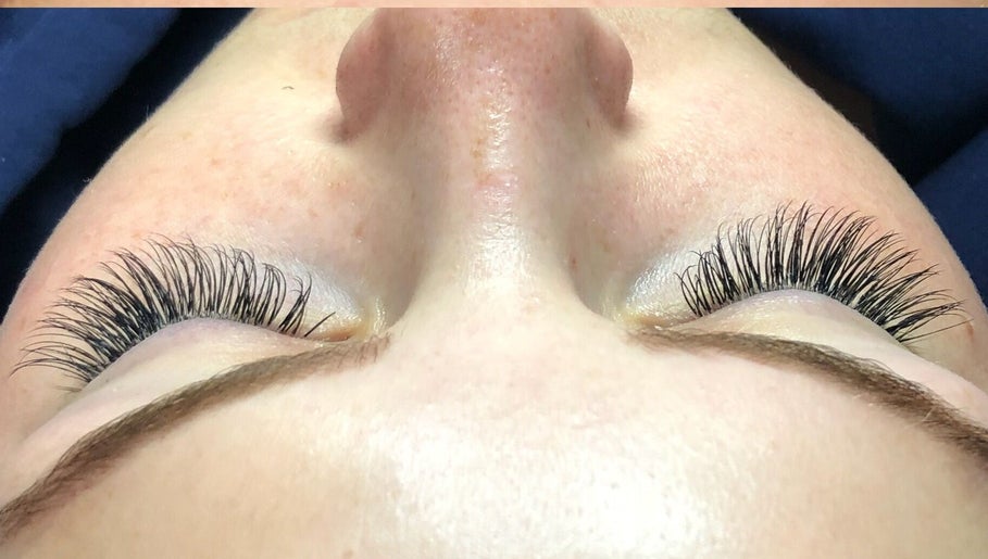 QE Eyelash Extensions image 1