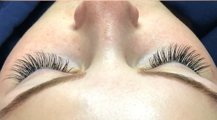 QE Eyelash Extensions