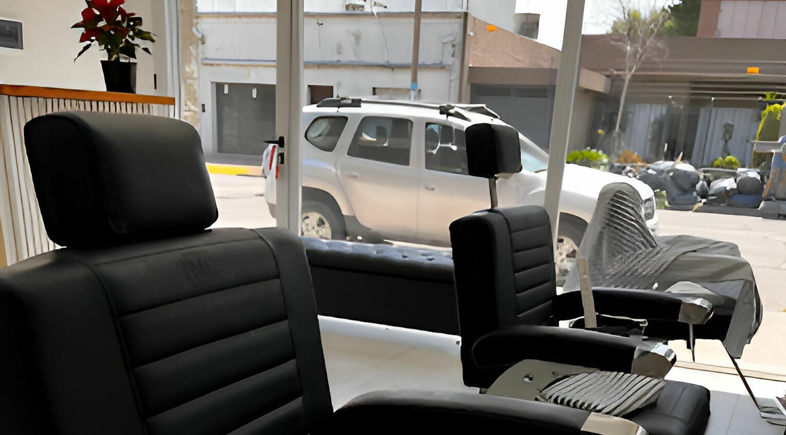 Sillas de peluquería elegantes en REGIOS BARBERIA, Quilmes, Provincia De Buenos Aires, AR.