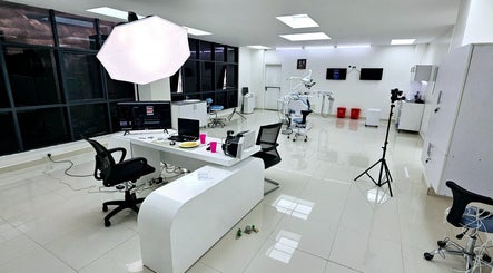 IMPLANTS & BRACES KE image 3