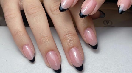 Victoria Nichol Nails صورة 3