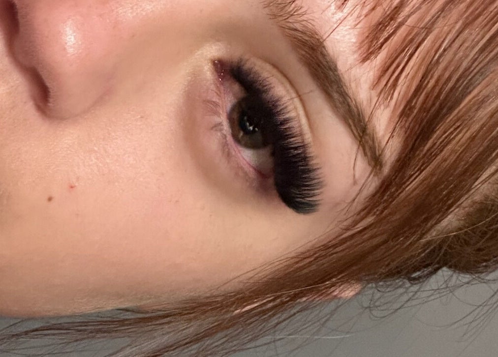 Close-up of expertly crafted lashes at AB Artistry, Kaikohe, Northland, NZ for a stunning look.