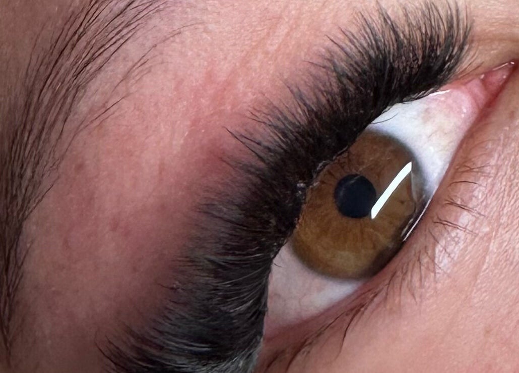 Close-up of enhanced lashes at AB Artistry, Kaikohe, Northland, NZ showcasing expert eyelash extensions.