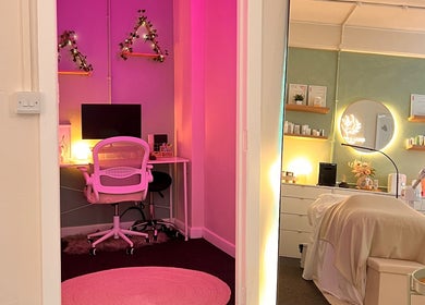 Relaxing and stylish interior of Misskin & Laser Studio in Birmingham, England, GB with beauty treatment setup.