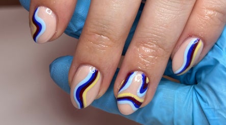 Laura Mitchell Nail Artist Bild 3