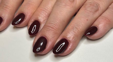 Laura Mitchell Nail Artist Bild 2