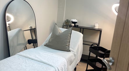 Unfiltered Salon image 2