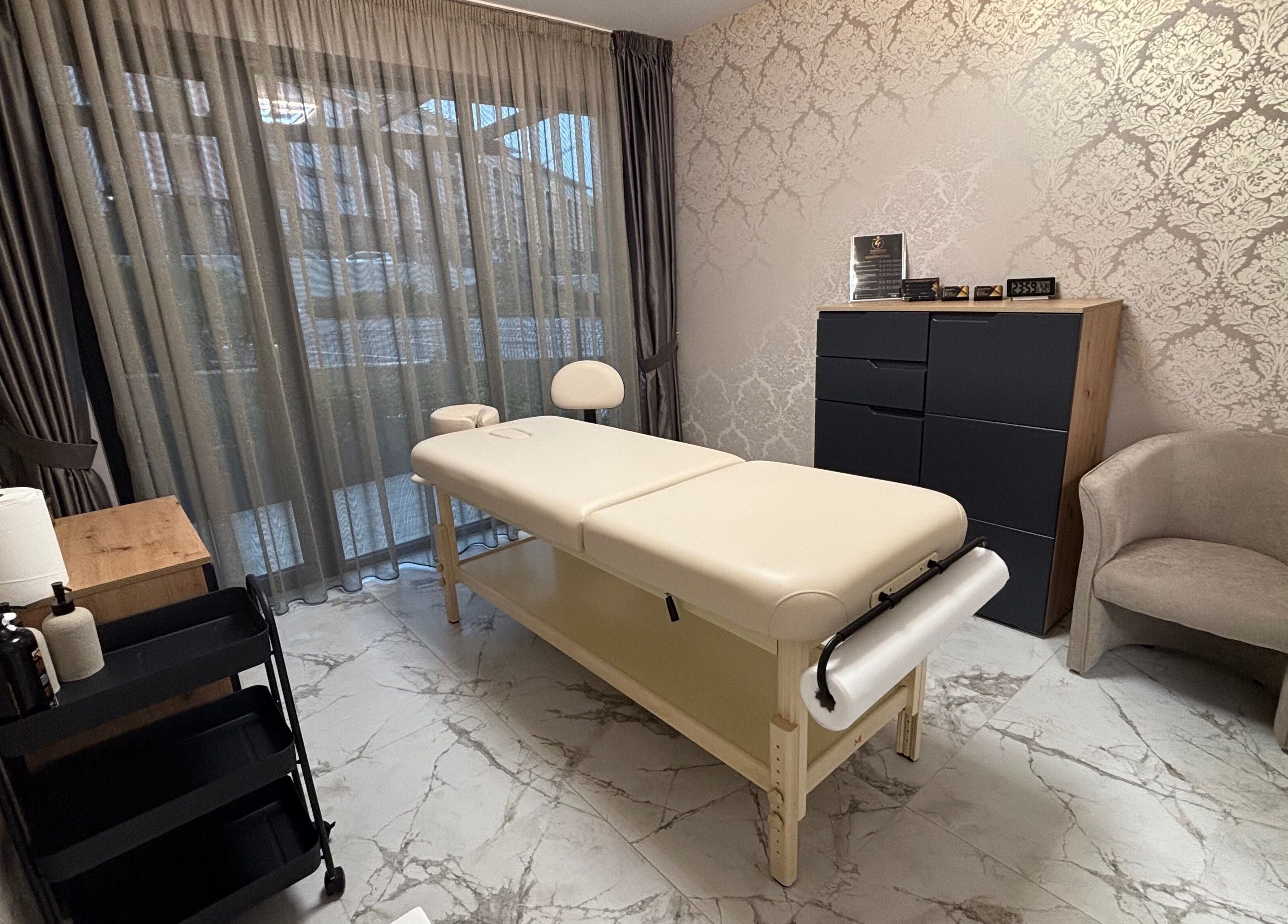 Уютна зала за масаж в Theron Massage and Body Studio, Варна, Варна, BG.
