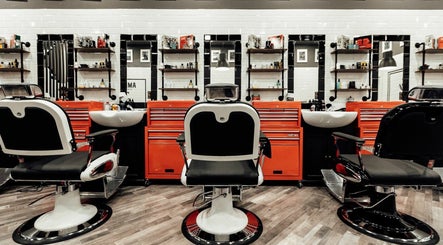 Torino - Shopville Le Gru Little Italy Barbershop, bild 2