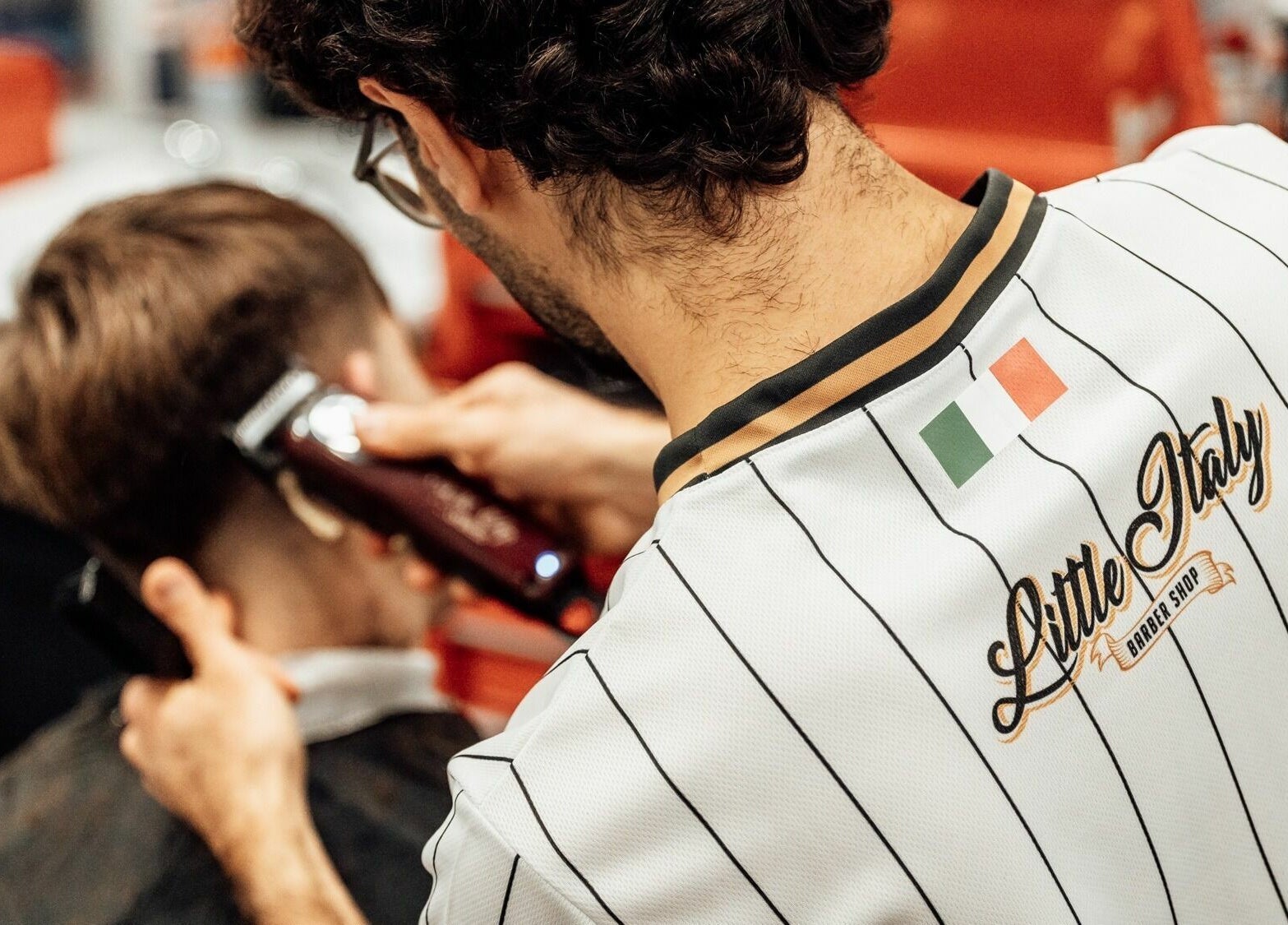 Barbiere all'opera presso Modena Cc Grandemilia Little Italy Barbershop, Modena, Emilia-Romagna, IT.