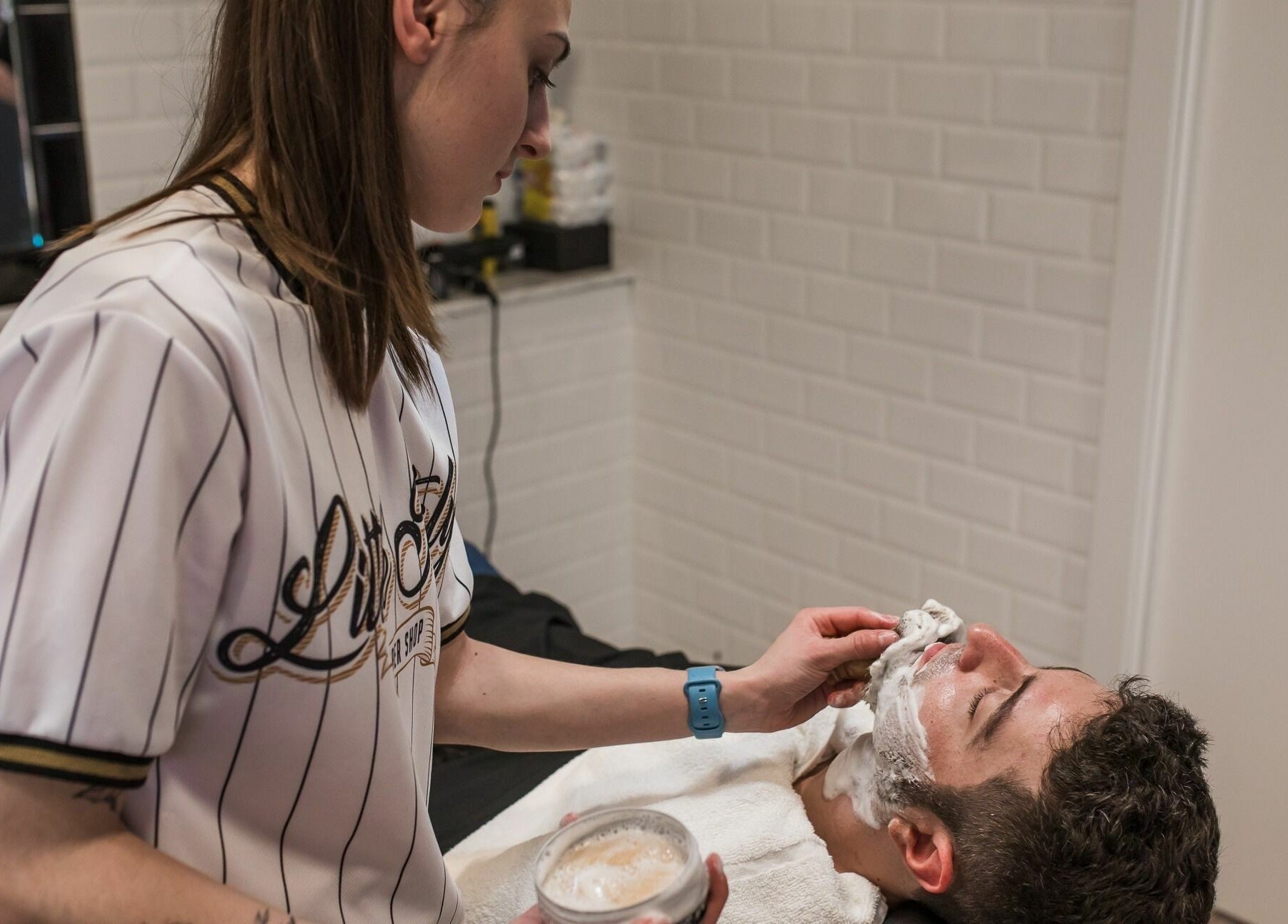 Servizio professionale di rasatura presso Thiene - IperTosano - Centro Commerciale Thiene | Little Italy Barbershop, Thiene, Veneto, IT.