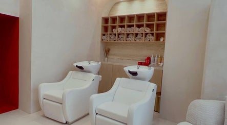 Gambar Adore Centre 2